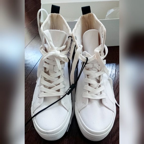 Disney Mickey Mouse x Zara - High Top Sneakers - Picture 4 of 13